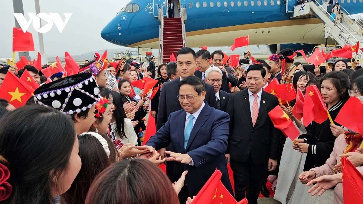 PM Pham Minh Chinh arrives in China for regional summits